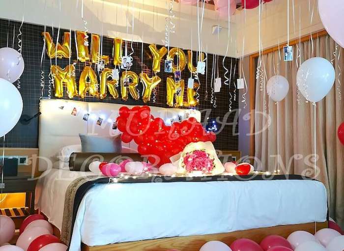 How to decorate hotel room for boyfriend birthday