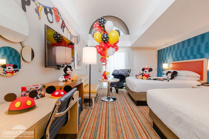 How to decorate hotel room for boyfriend birthday