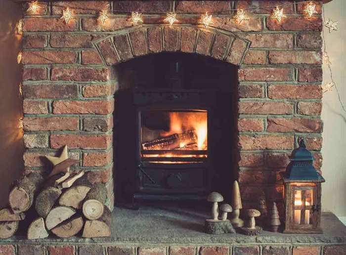 How to decor a room a chimney