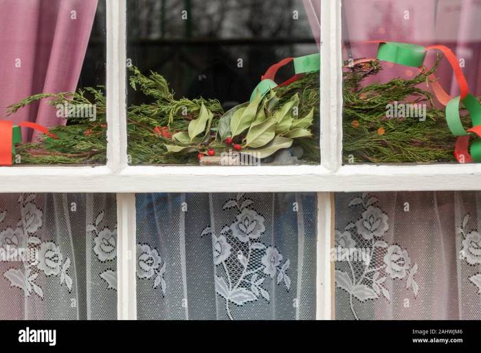 How to decorate an old window for christmas