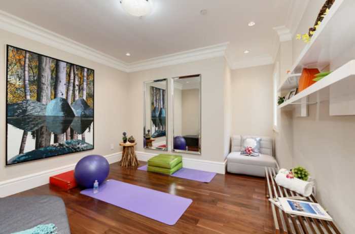 How to decorate yoga room